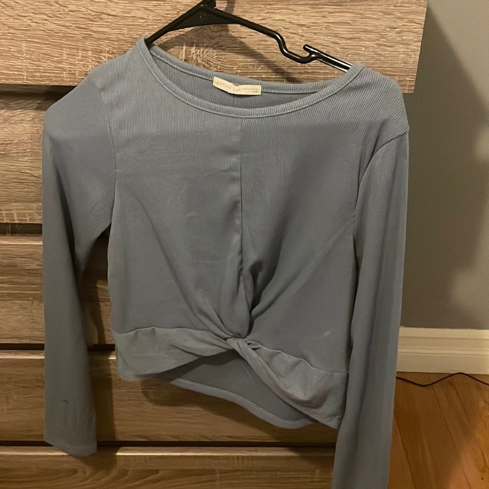Blue crop top, thin, with a tied front, long sleeve
